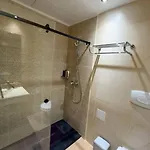 Апартаменти 3 De Lux Бухарест