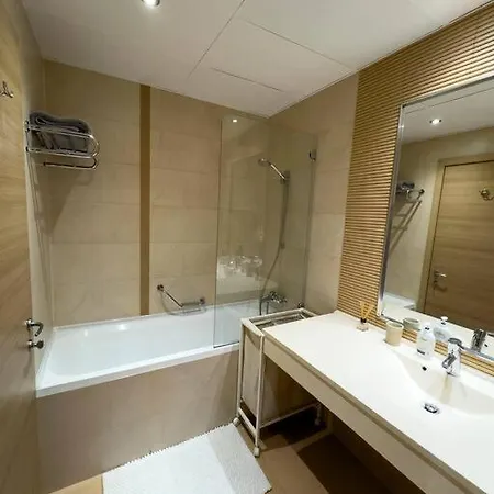 Luxury 2 Bedroom Bucharest