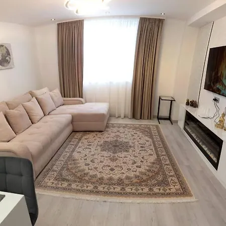 Luxury 2 Bedroom Бухарест