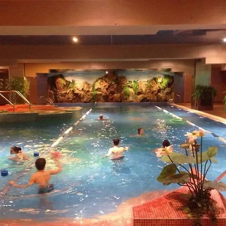 Luxury 2 Bedroom Бухарест